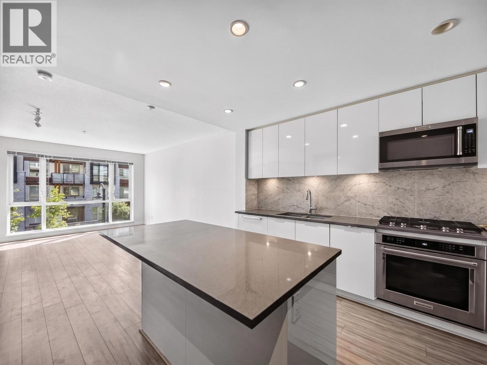 204 2651 Library Lane, North Vancouver, British Columbia  V7J 0C1 - Photo 4 - R3155379