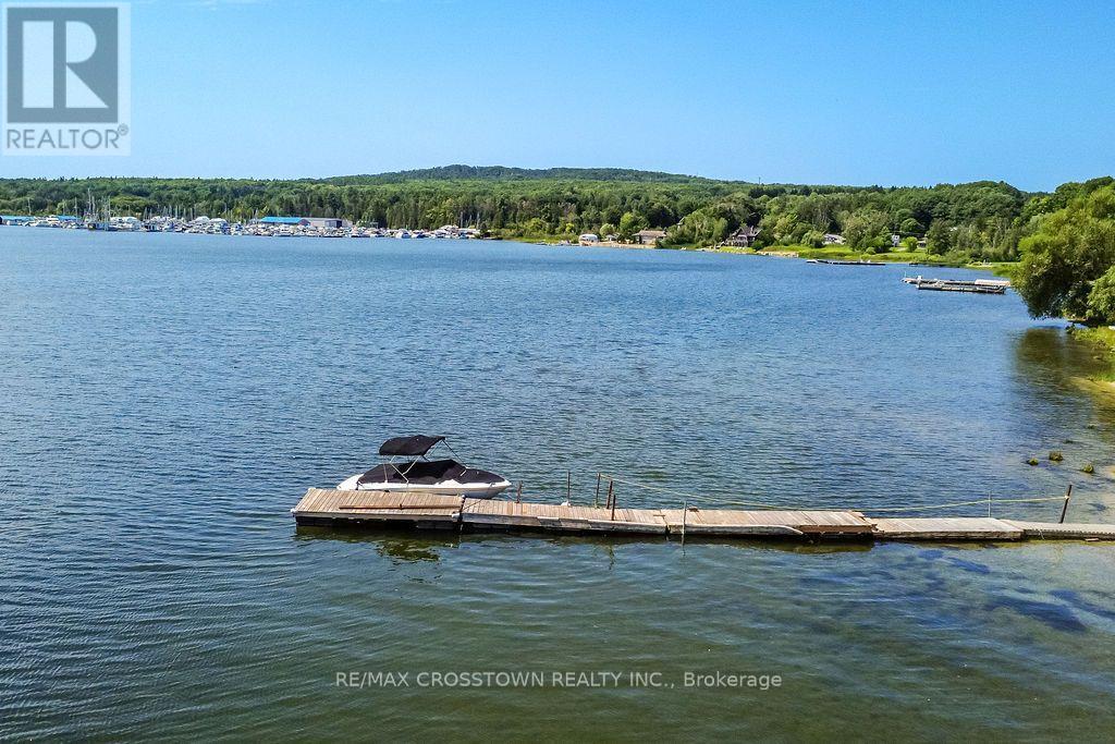 243 Champlain Road, Penetanguishene, Ontario  L9M 1S2 - Photo 12 - S13669278