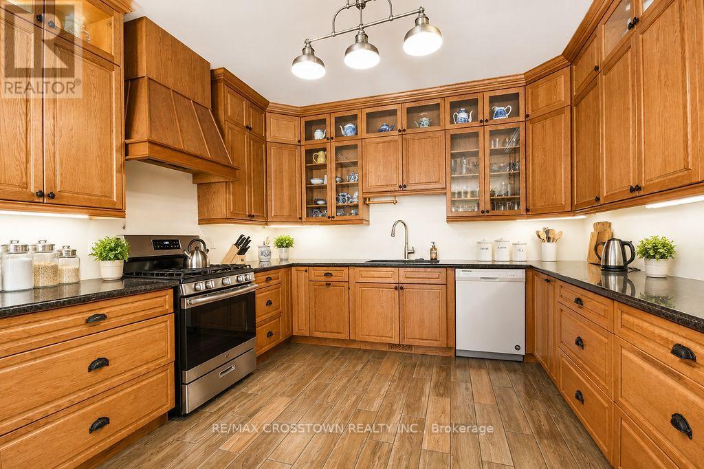 243 Champlain Road, Penetanguishene, Ontario  L9M 1S2 - Photo 25 - S13669278