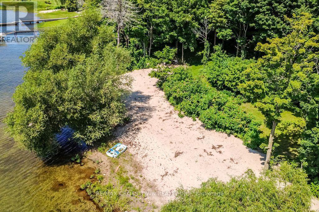 243 Champlain Road, Penetanguishene, Ontario  L9M 1S2 - Photo 6 - S13669278