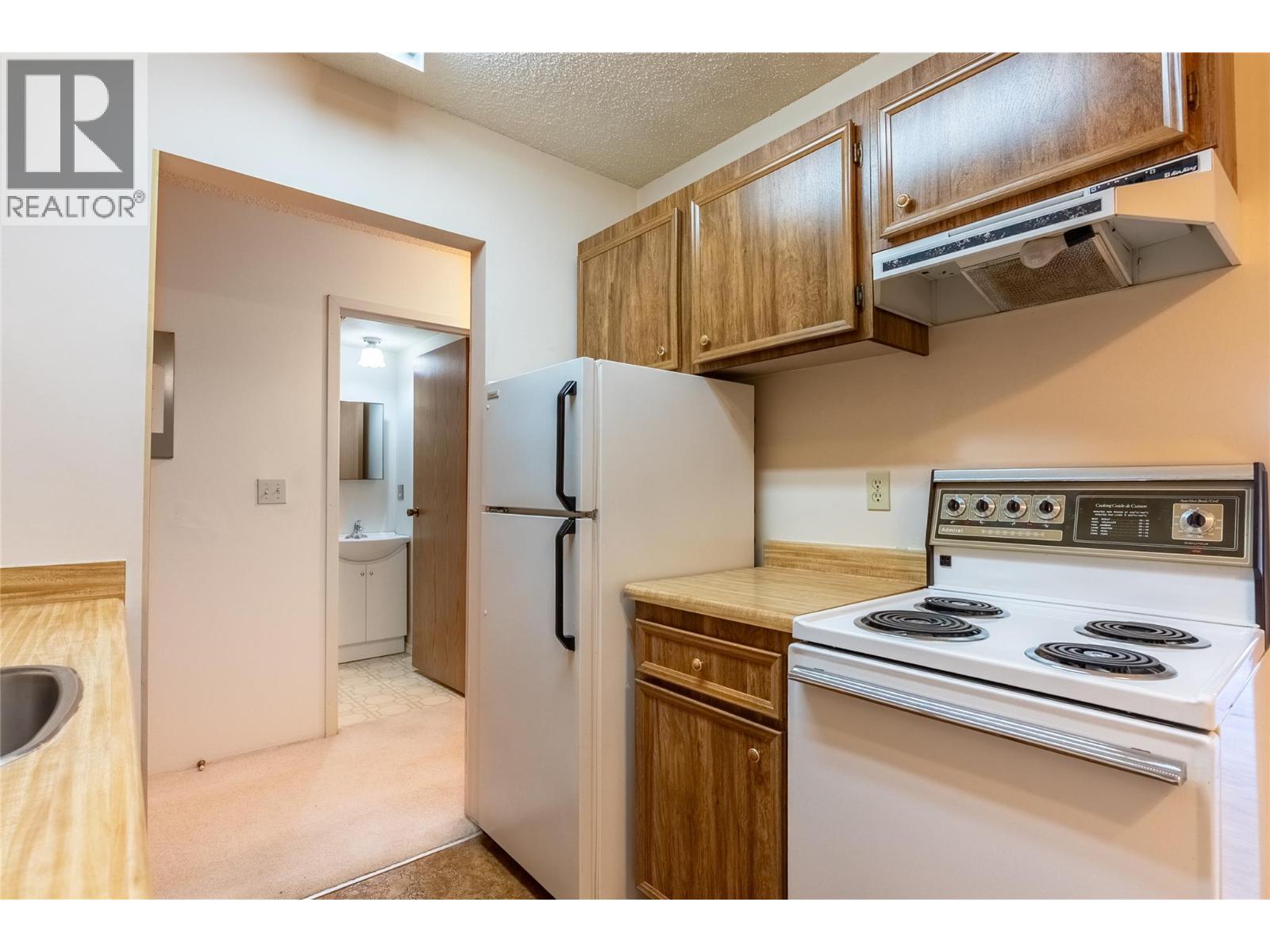 280 Alder Drive Unit# 207, Logan Lake, British Columbia V0K 1W0 - Photo 2 - 10387668