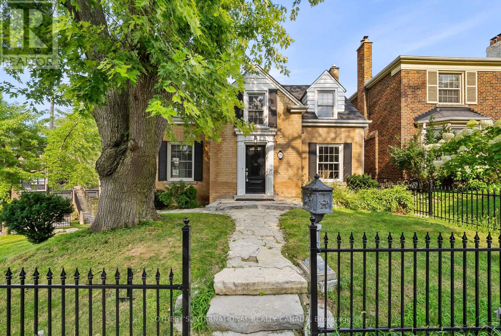 29 Highbourne Avenue, Toronto, Ontario M5P 2J1 - Photo 3 - C13658016