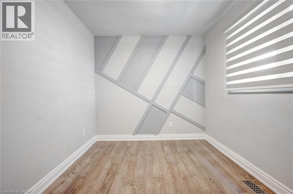 5372 Spruce Avenue, Burlington, Ontario  L7L 1N7 - Photo 11 - 40855500