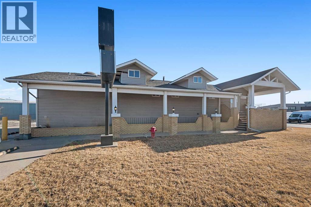101, 117 East Lake Crescent NE, Airdrie, Alberta  T4A 2H6 - Photo 2 - A2327347