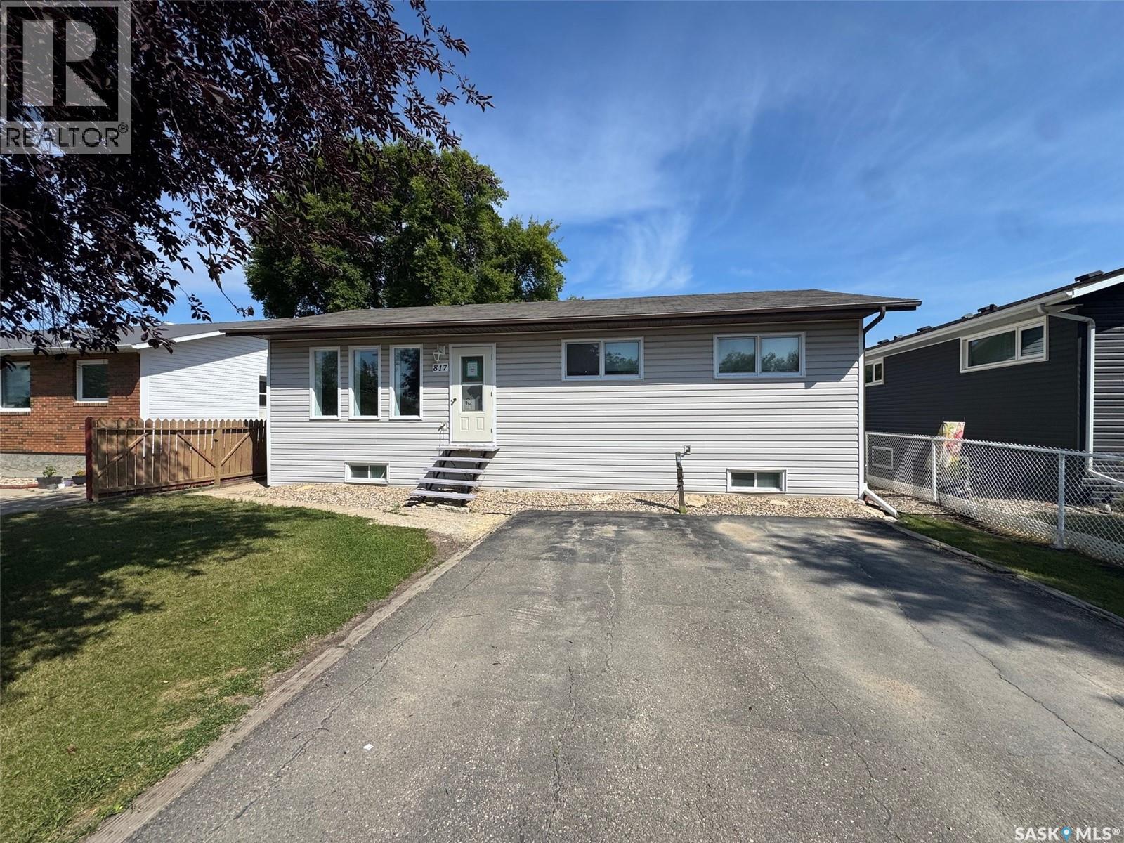 817 97th Avenue, Tisdale, Saskatchewan  S0E 1T0 - Photo 1 - SK045337