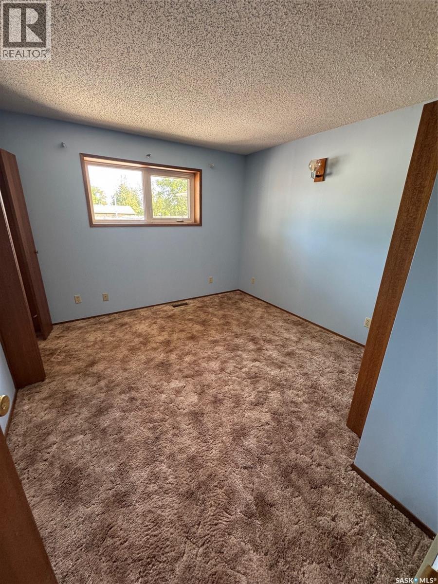 817 97th Avenue, Tisdale, Saskatchewan  S0E 1T0 - Photo 10 - SK045337