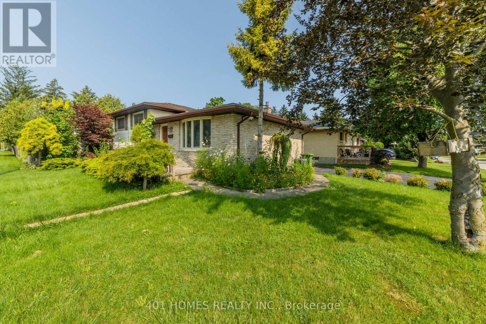 39 Patricia Street, St. Thomas, Ontario  N5P 3Z9 - Photo 3 - X13669314