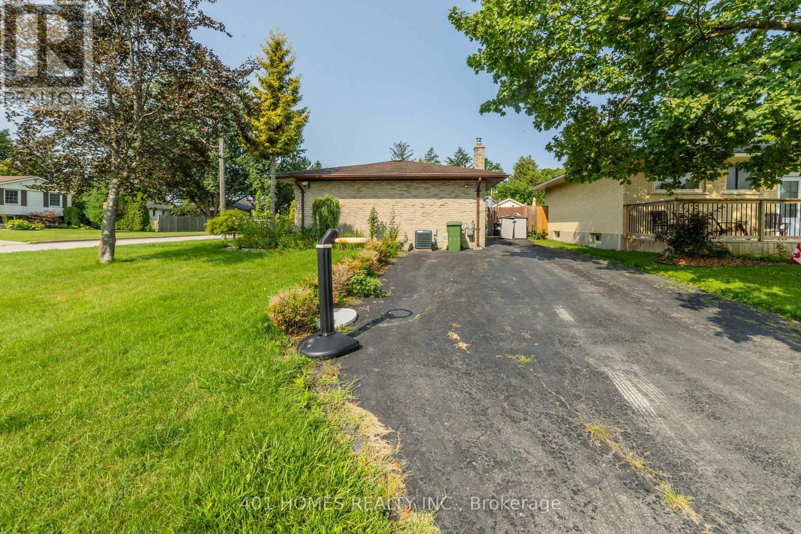 39 Patricia Street, St. Thomas, Ontario  N5P 3Z9 - Photo 5 - X13669314