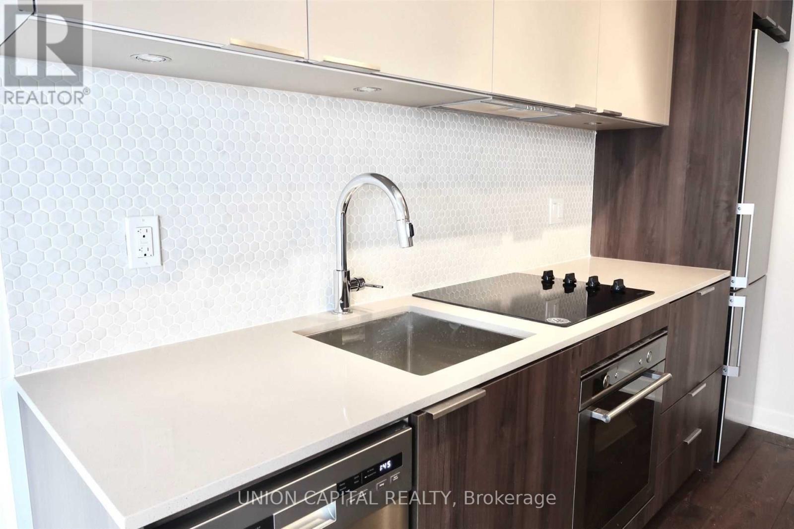 2803 - 2 Sonic Way, Toronto, Ontario M3C 0P2 - Photo 4 - C13669308