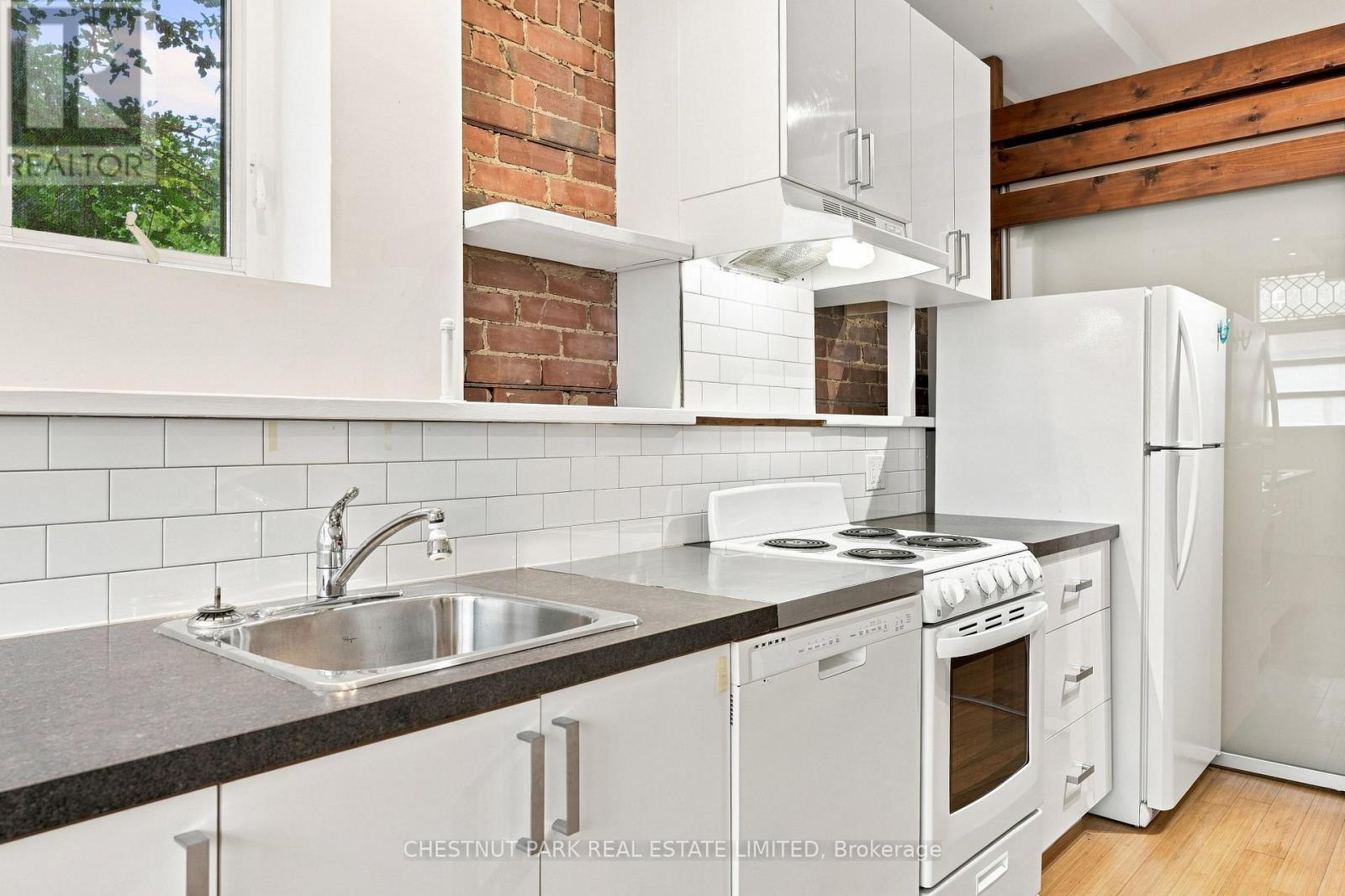 Unit 1 - 208 Greenwood Avenue, Toronto, Ontario M4L 2R1 - Photo 13 - E13669318