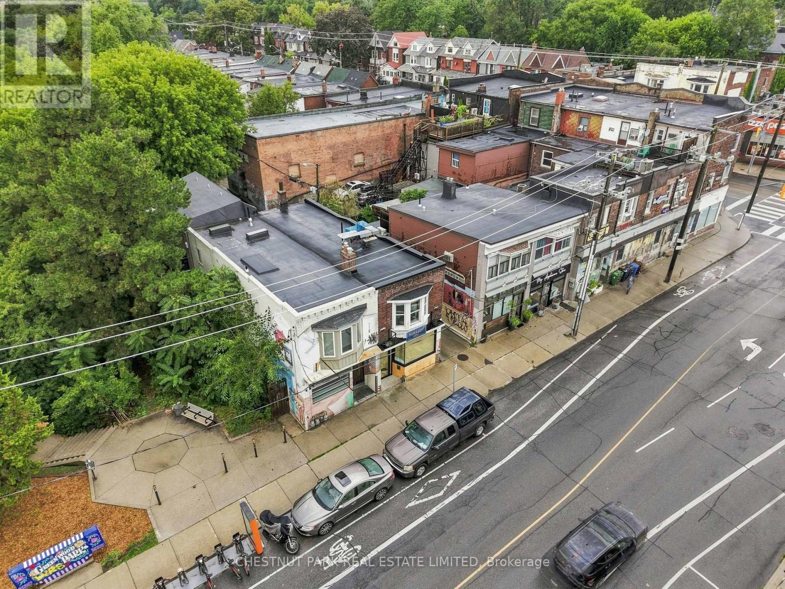 Unit 1 - 208 Greenwood Avenue, Toronto, Ontario M4L 2R1 - Photo 2 - E13669318