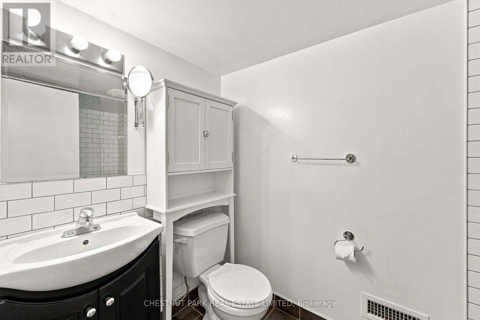 Unit 1 - 208 Greenwood Avenue, Toronto, Ontario M4L 2R1 - Photo 20 - E13669318