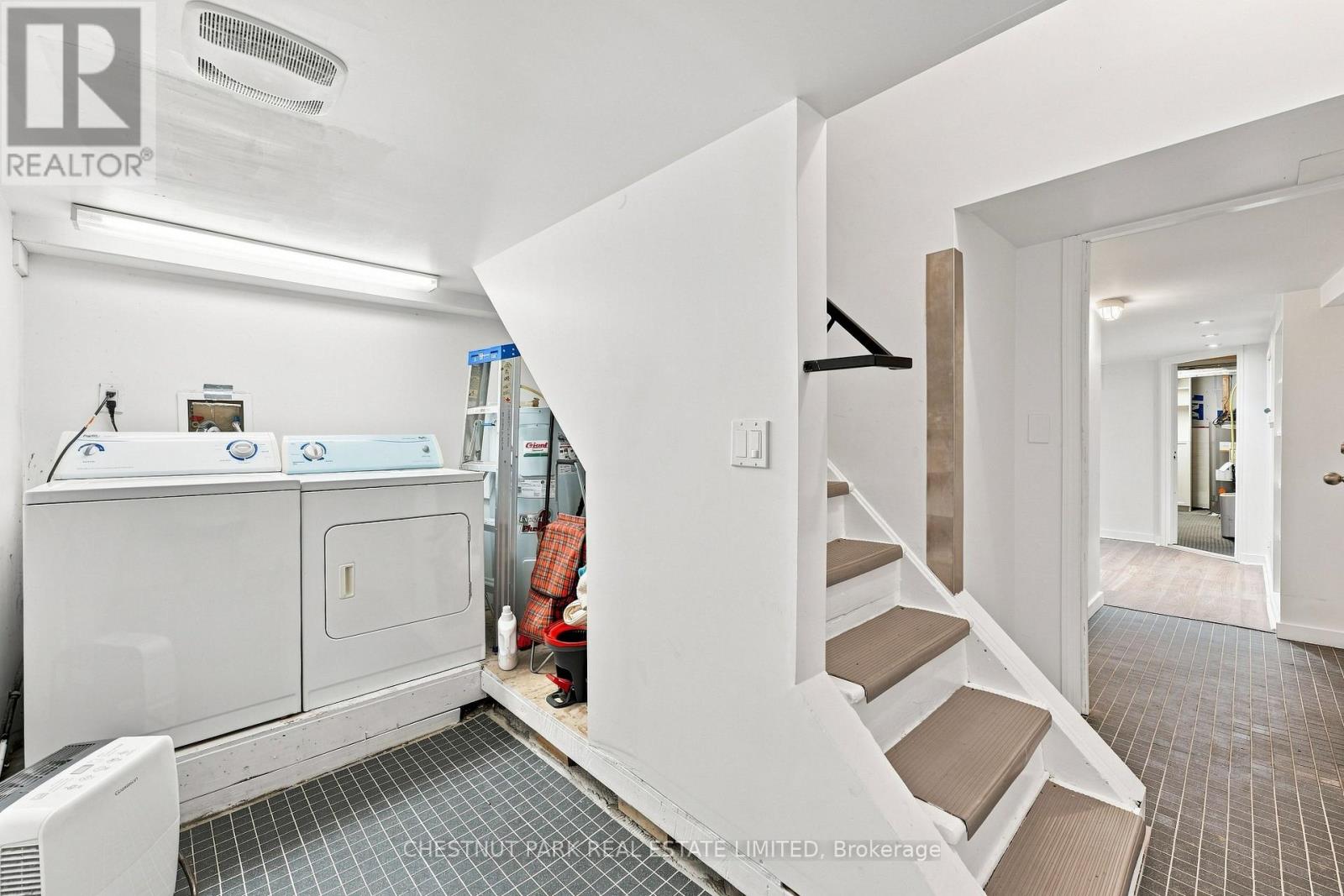 Unit 1 - 208 Greenwood Avenue, Toronto, Ontario M4L 2R1 - Photo 24 - E13669318