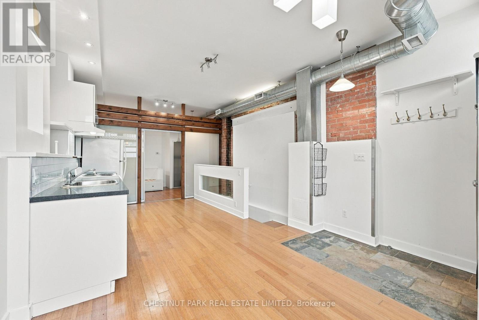 Unit 1 - 208 Greenwood Avenue, Toronto, Ontario M4L 2R1 - Photo 8 - E13669318