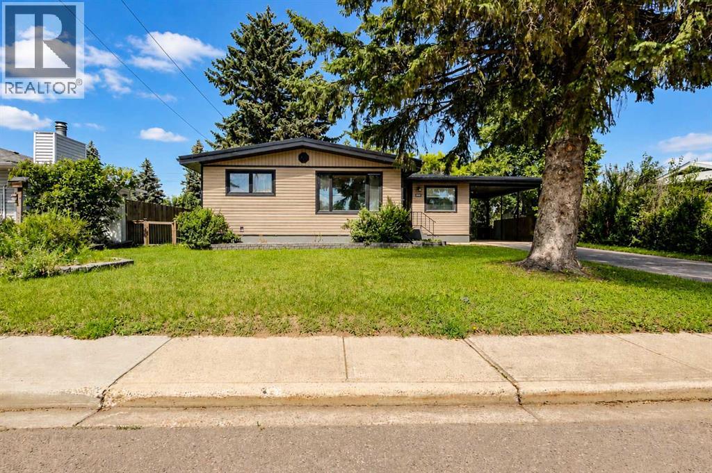 808 2 Avenue W, Brooks, Alberta