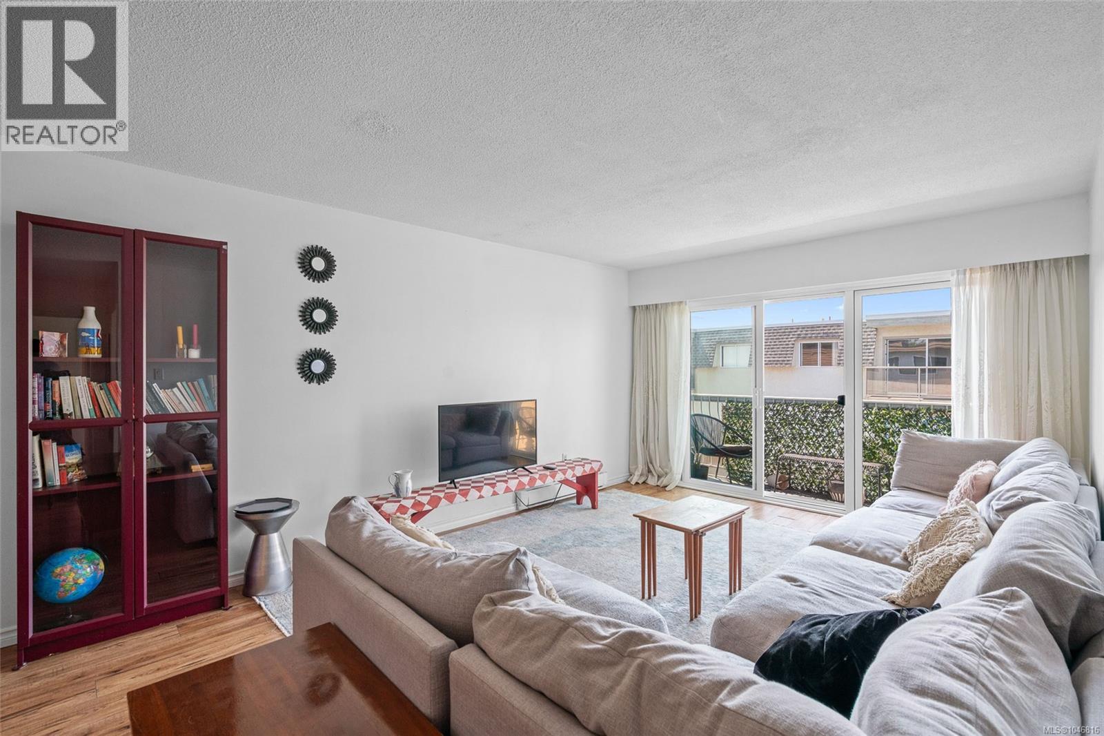 203 1116 Queens Ave, Victoria, British Columbia  V8T 1M9 - Photo 2 - 1046816