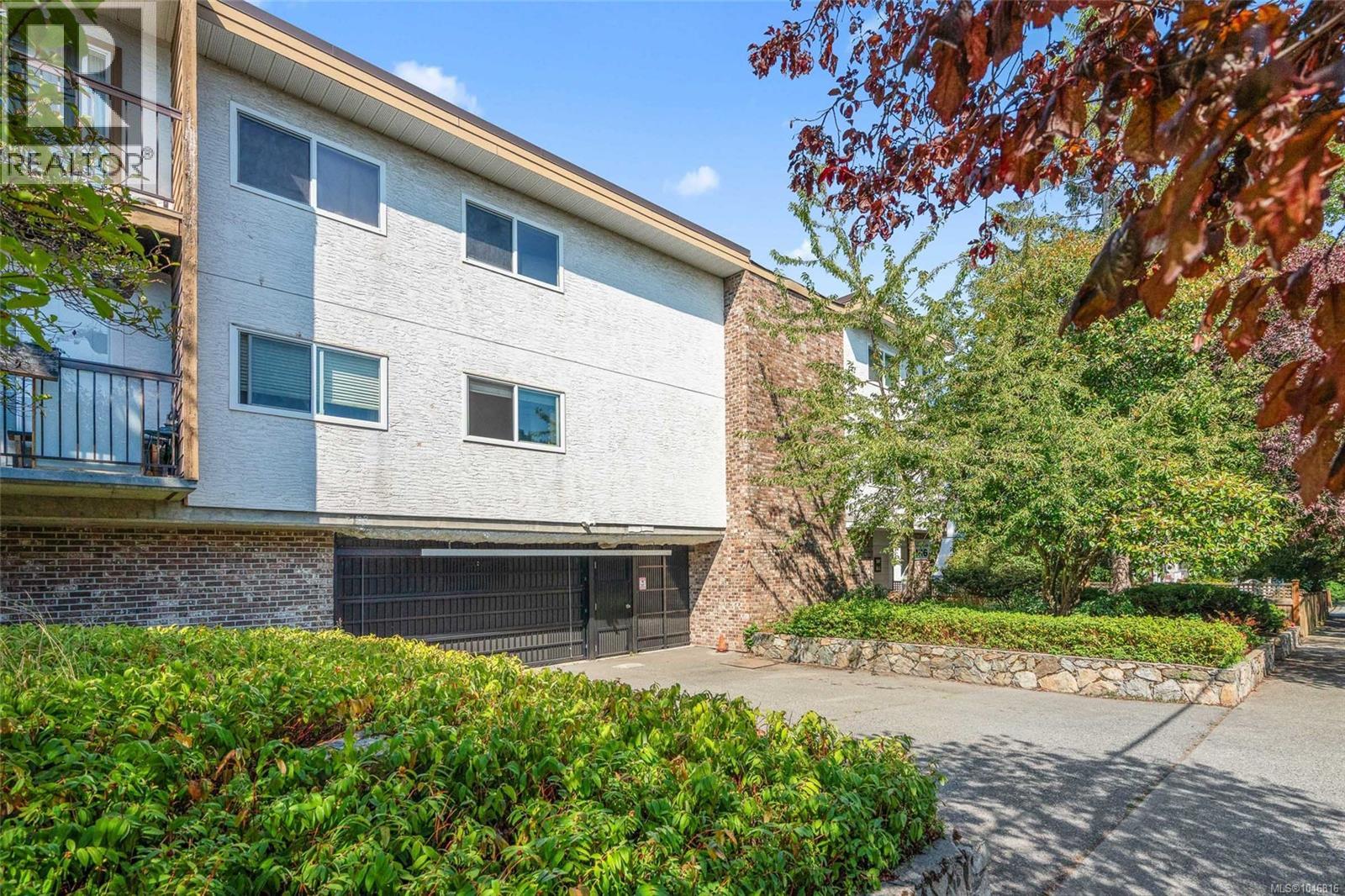 203 1116 Queens Ave, Victoria, British Columbia  V8T 1M9 - Photo 1 - 1046816