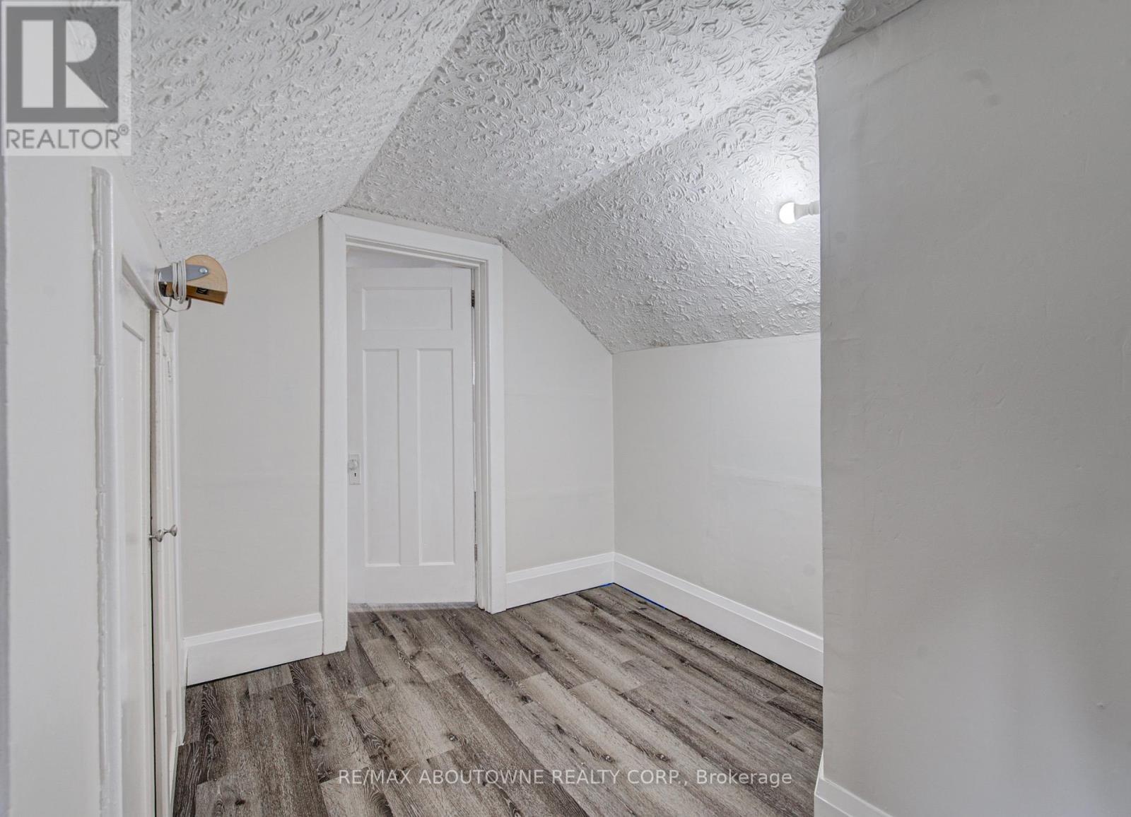 227 East 23rd Street, Hamilton, Ontario L8V 2X2 - Photo 24 - X13668200