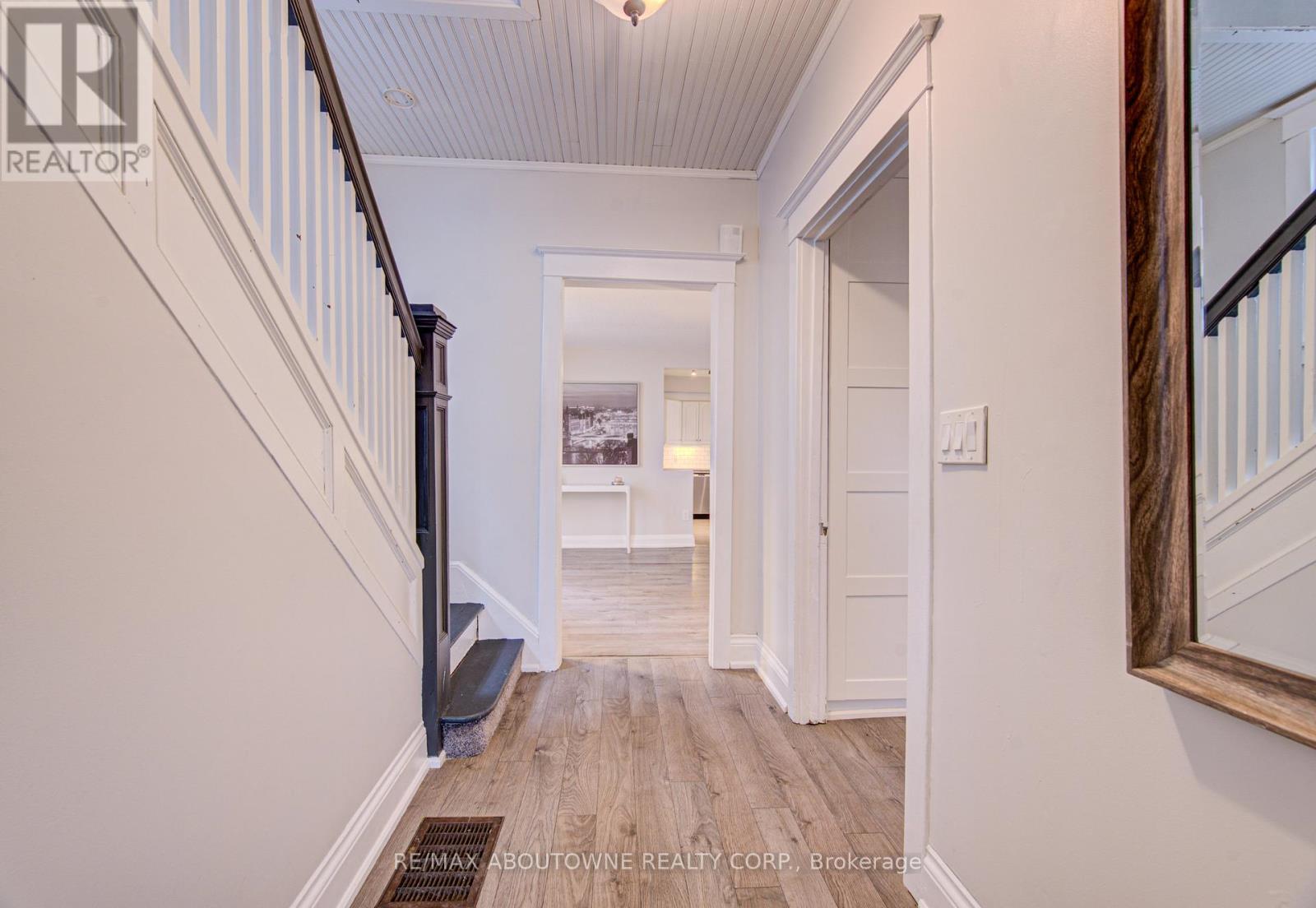 227 East 23rd Street, Hamilton, Ontario L8V 2X2 - Photo 21 - X13668200