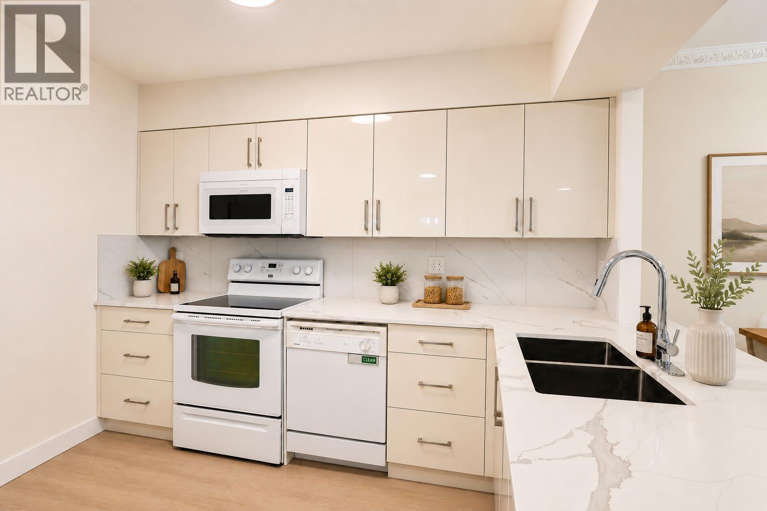 603 2468 E Broadway, Vancouver, British Columbia  V5M 4V1 - Photo 10 - R3155194