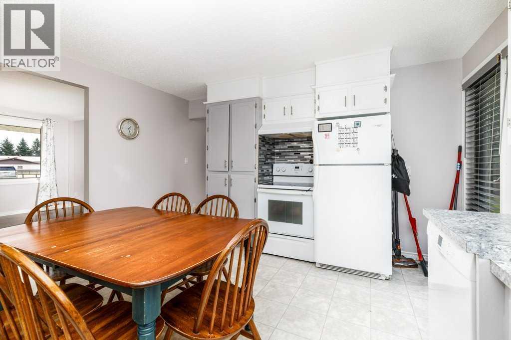 126 Queen Street, Elnora, Alberta  T0M 0A9 - Photo 13 - A2327264