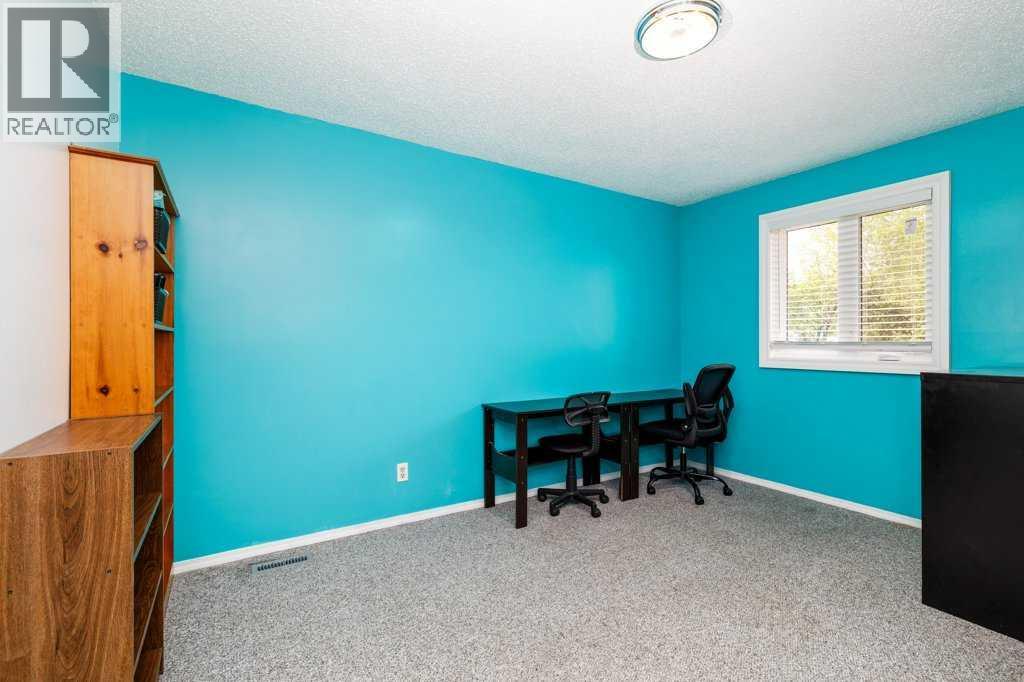 126 Queen Street, Elnora, Alberta  T0M 0A9 - Photo 21 - A2327264
