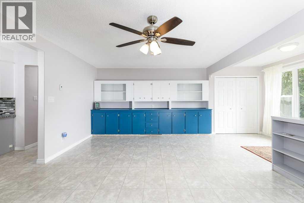 126 Queen Street, Elnora, Alberta  T0M 0A9 - Photo 5 - A2327264