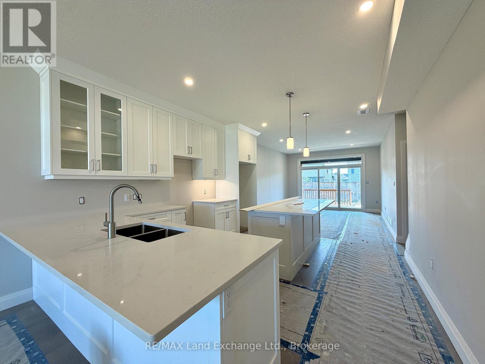 360 Rosner Drive, Saugeen Shores, Ontario N0H 2C8 - Photo 3 - X12286503