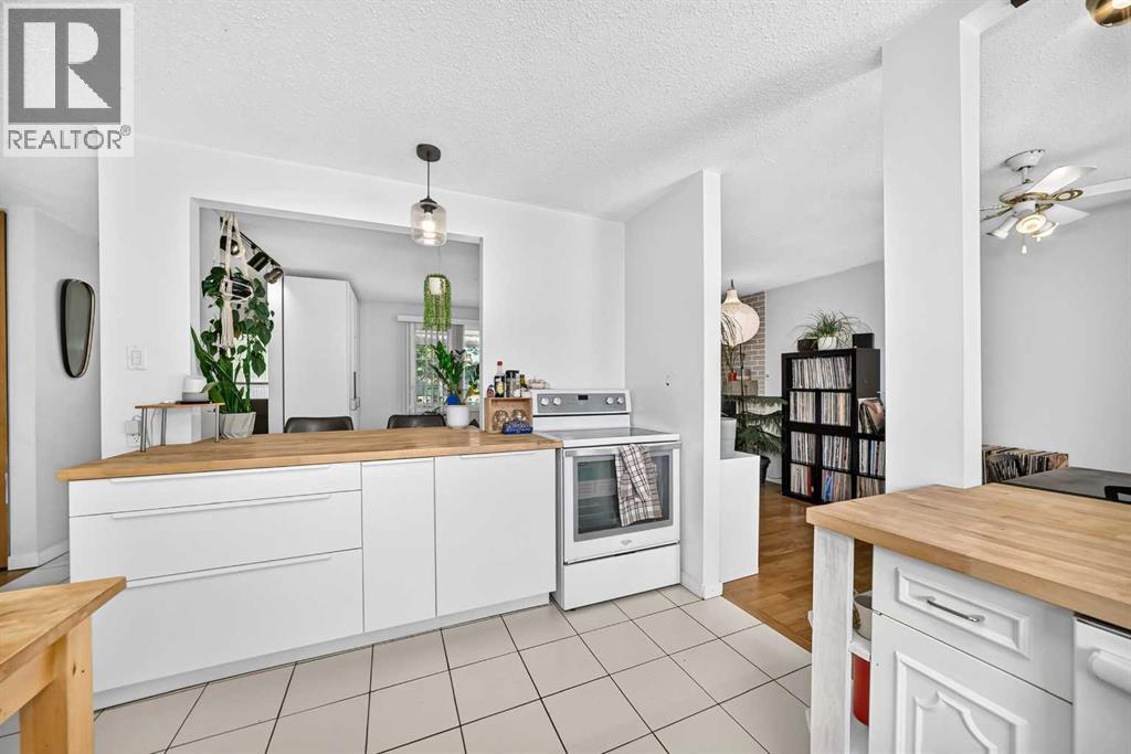 6108 Lloyd Crescent SW, Calgary, Alberta  T3E 5V7 - Photo 18 - A2325445