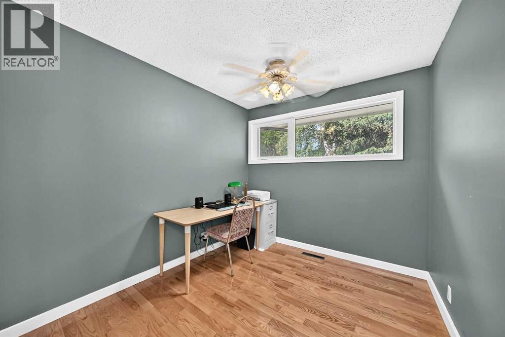 6108 Lloyd Crescent SW, Calgary, Alberta  T3E 5V7 - Photo 23 - A2325445