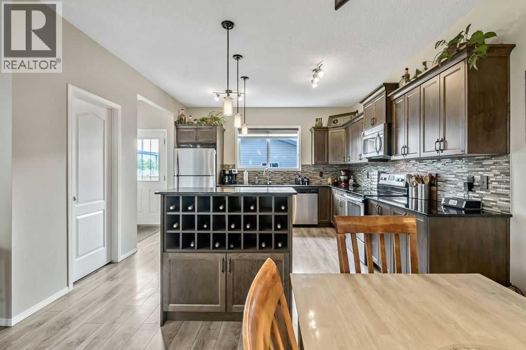 86 Legacy Common SE, Calgary, Alberta  T0L 0X0 - Photo 11 - A2333453