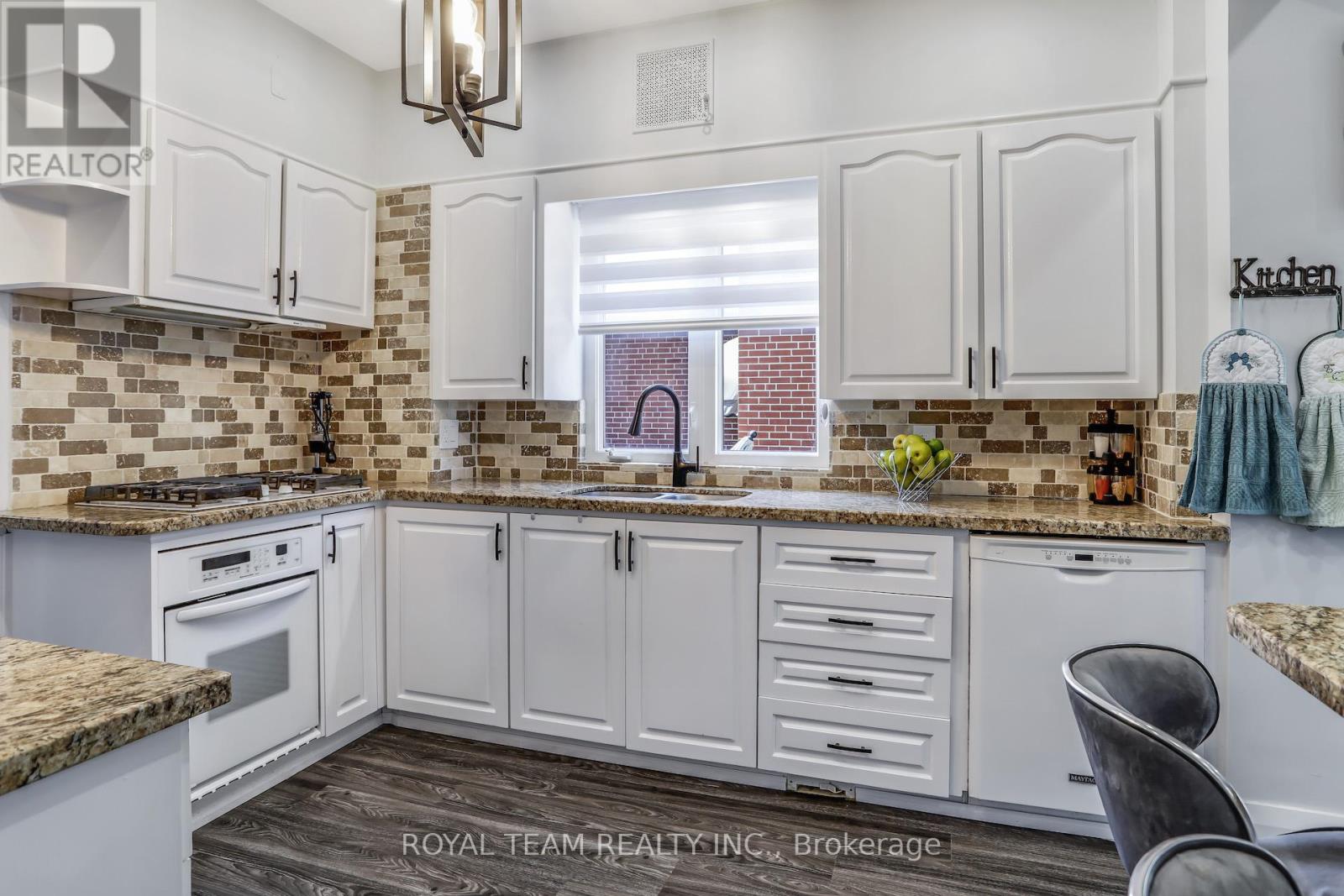 97 Centre Street E, Richmond Hill, Ontario  L4C 1A3 - Photo 14 - N13023368