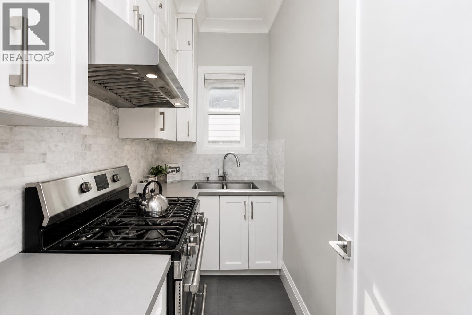 6585 Halifax Street, Burnaby, British Columbia V5B 2P9 - Photo 13 - R3152460