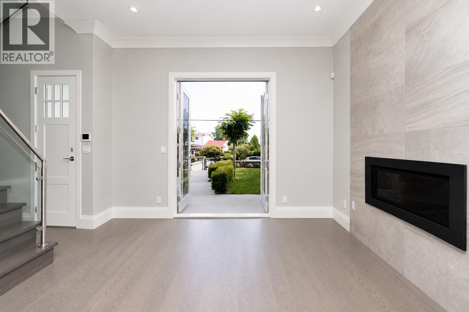 6585 Halifax Street, Burnaby, British Columbia V5B 2P9 - Photo 5 - R3152460