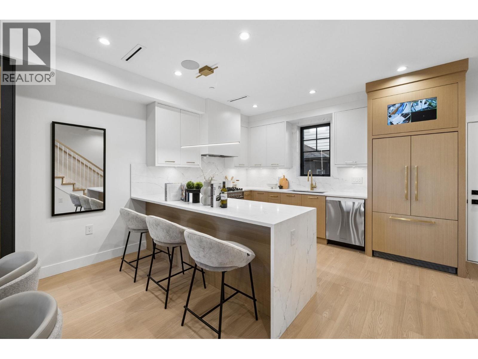2617 Carolina Street, Vancouver, British Columbia V5T 2A4 - Photo 10 - R3155404