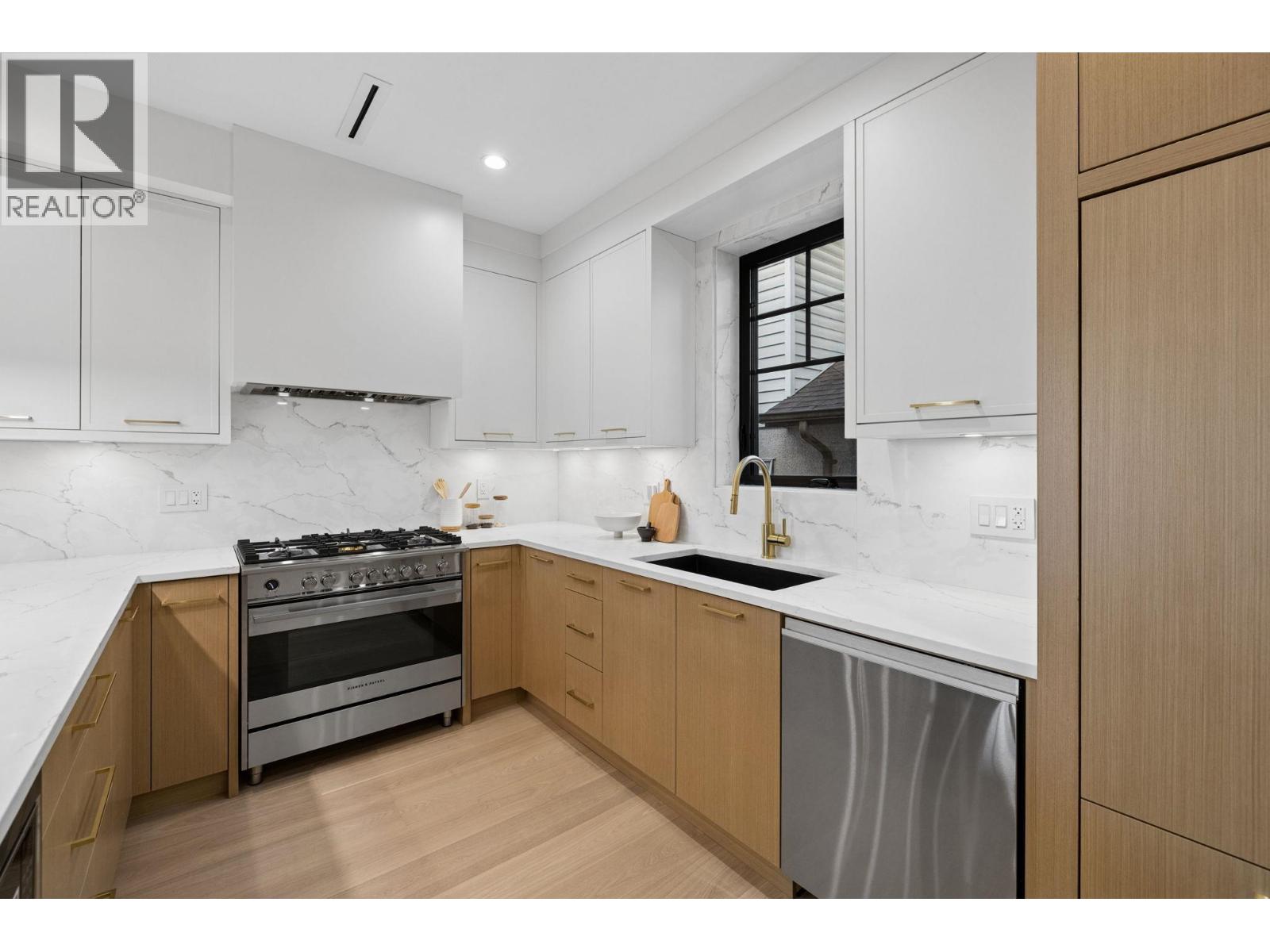 2617 Carolina Street, Vancouver, British Columbia V5T 2A4 - Photo 12 - R3155404