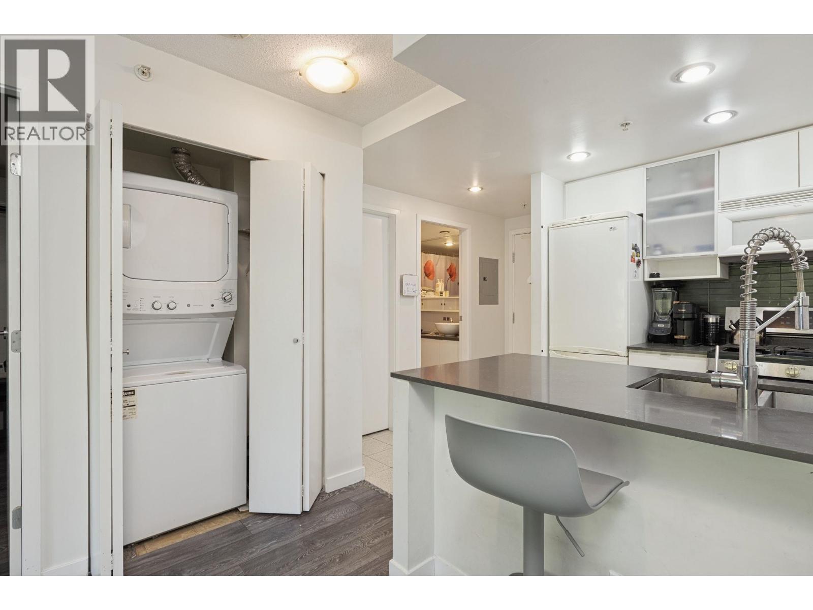 309 928 Beatty Street, Vancouver, British Columbia V6Z 3G6 - Photo 8 - R3155413