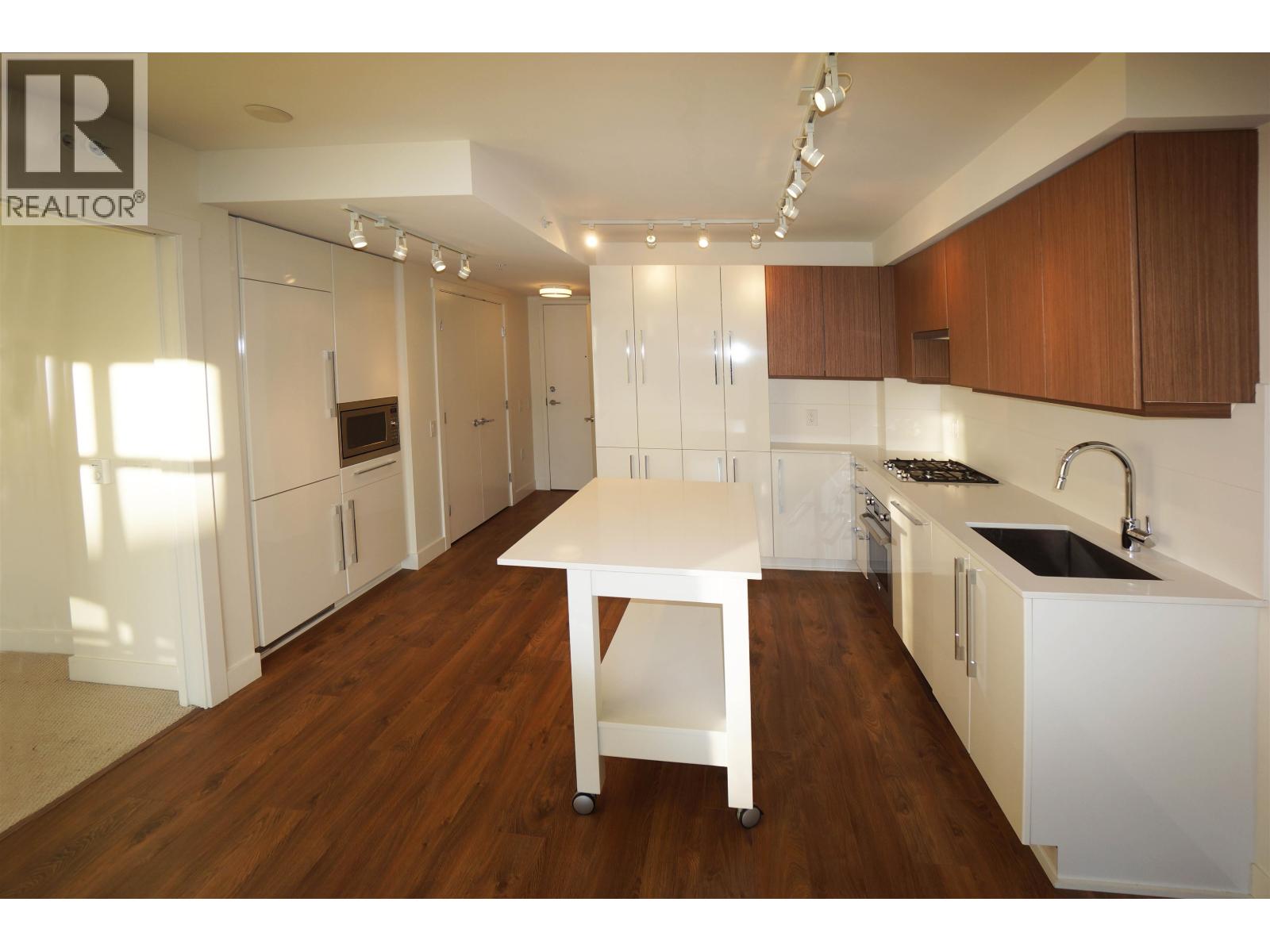207 188 Agnes Street, New Westminster, British Columbia V3L 0H6 - Photo 3 - R3155416