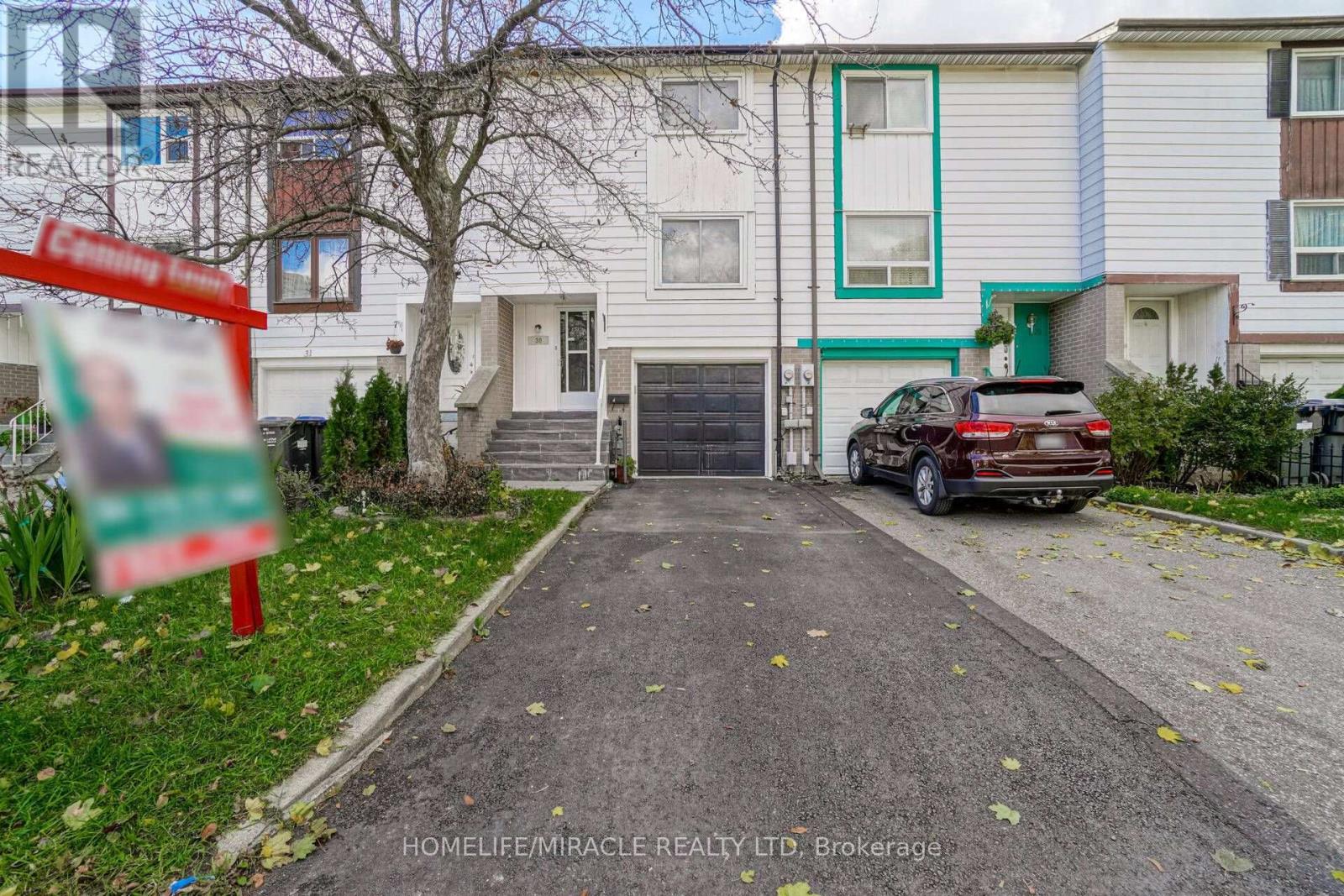 30 HOSKINS SQUARE, Brampton, Ontario
