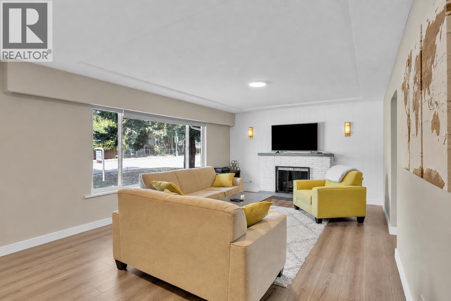 692 Blue Mountain Street, Coquitlam, British Columbia  V3J 4R9 - Photo 8 - R3151694