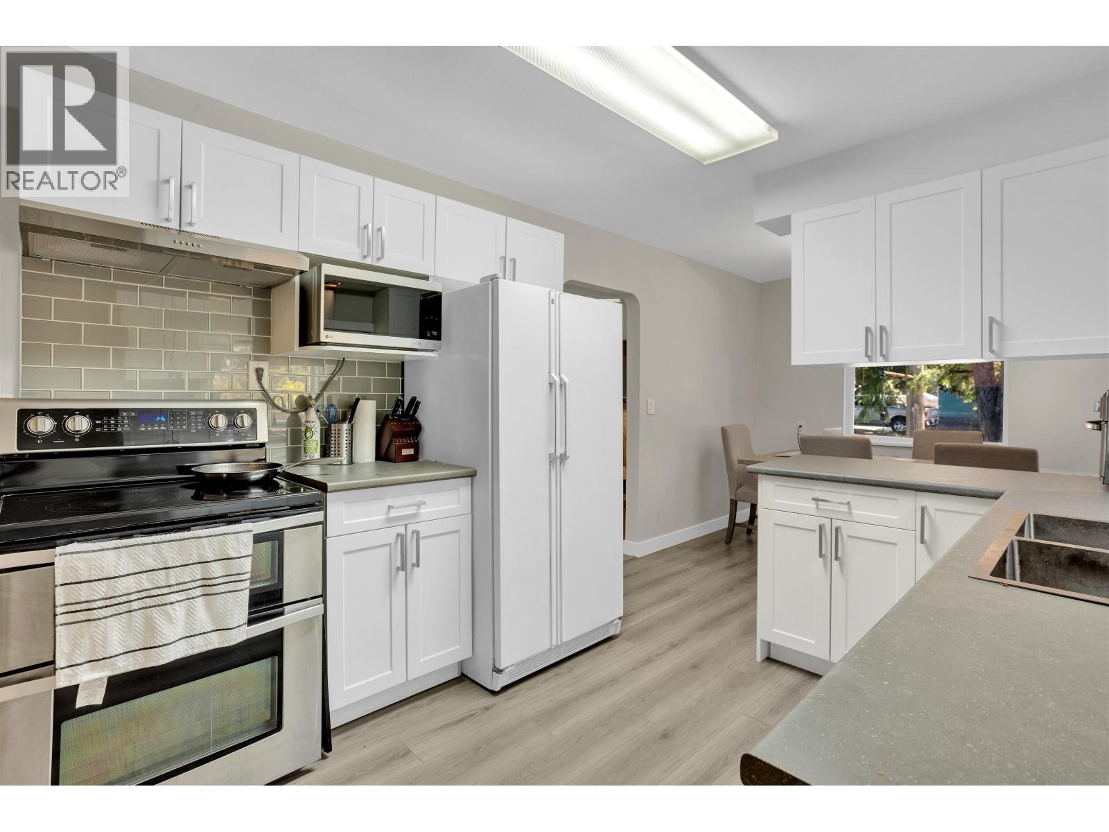 692 Blue Mountain Street, Coquitlam, British Columbia  V3J 4R9 - Photo 5 - R3151694