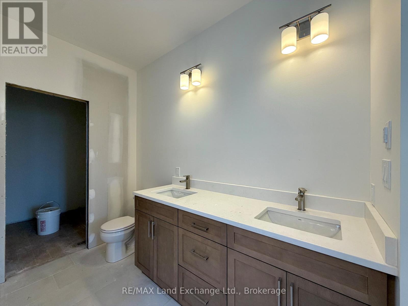 288 Ridge Street, Saugeen Shores, Ontario  N0H 2C3 - Photo 13 - X12305499