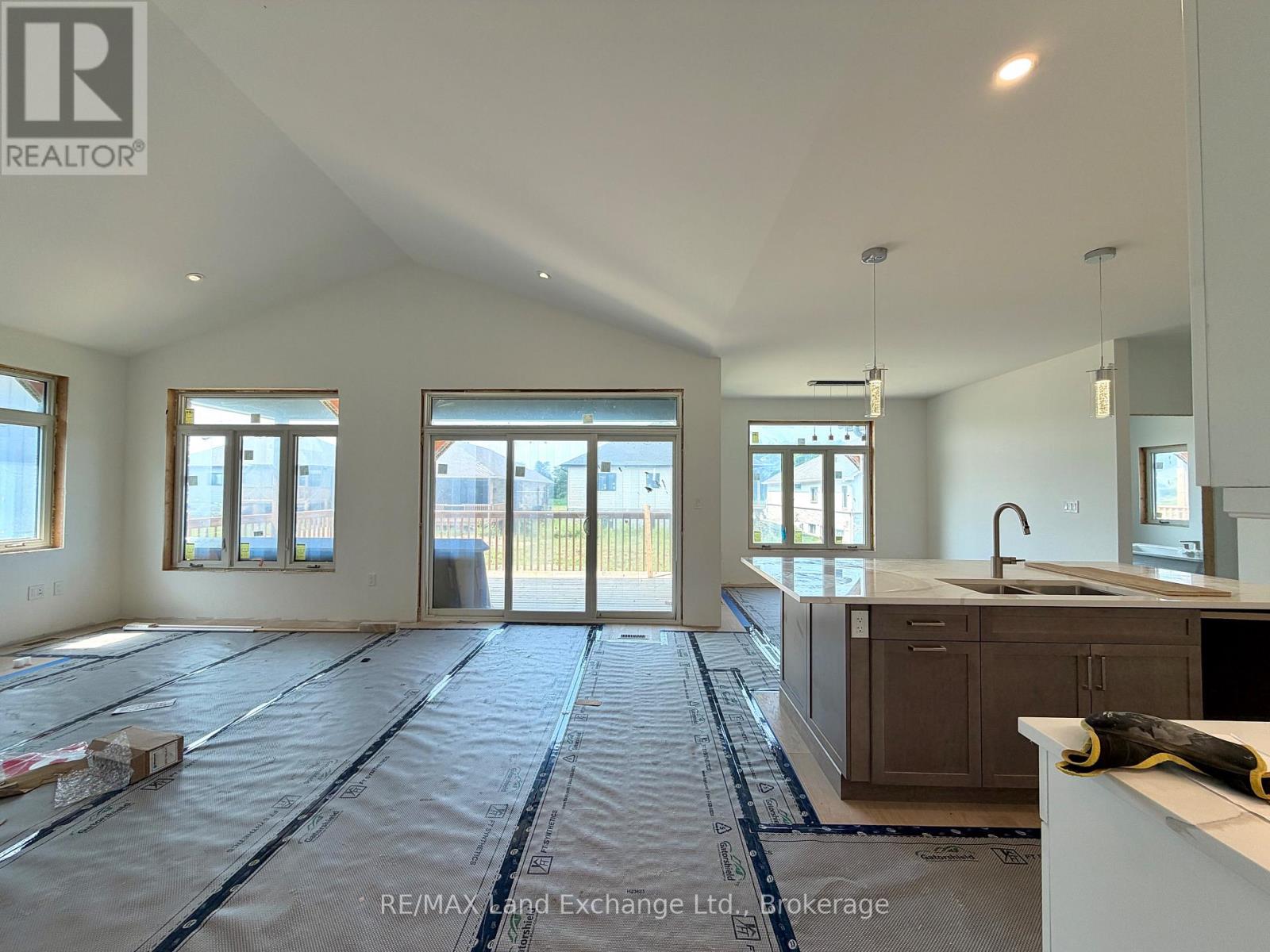 288 Ridge Street, Saugeen Shores, Ontario  N0H 2C3 - Photo 10 - X12305499