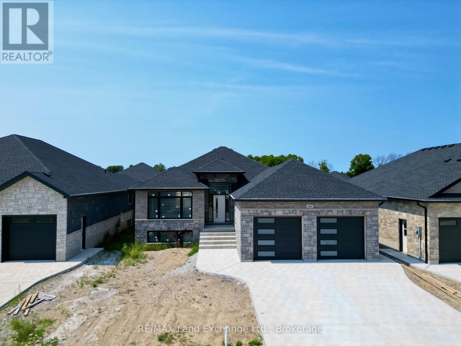 296 Ridge Street, Saugeen Shores, Ontario  N0H 2C3 - Photo 2 - X12337497