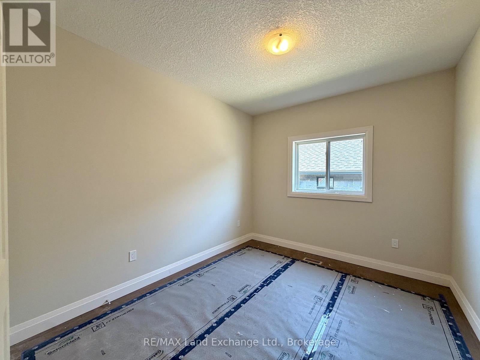 282 Ridge Street, Saugeen Shores, Ontario  N0H 2C3 - Photo 9 - X11822711