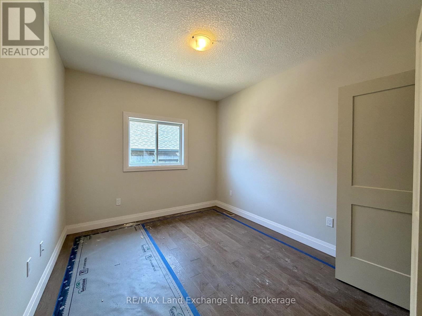 282 Ridge Street, Saugeen Shores, Ontario  N0H 2C3 - Photo 8 - X11822711