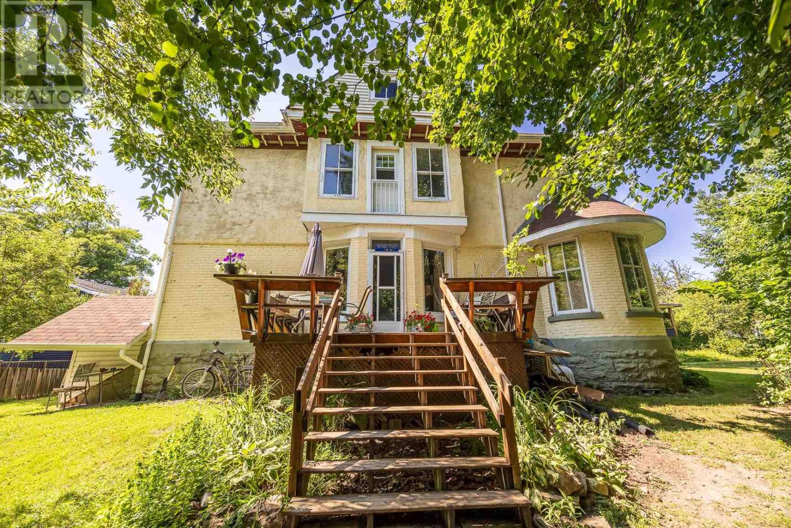 1099 Queen St E, Sault Ste. Marie, Ontario  P6A 2E1 - Photo 2 - SM262163