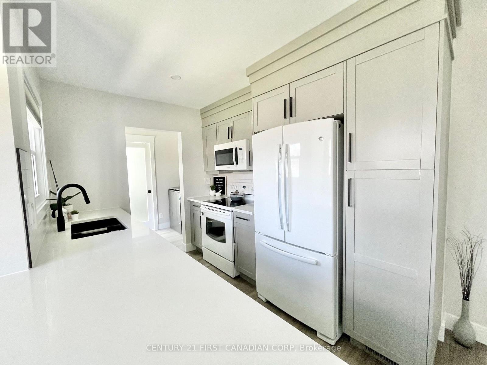 33 Braemar Crescent, London North, Ontario  N6H 2X2 - Photo 8 - X13669442