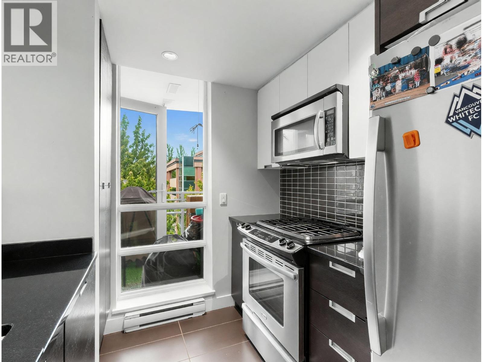 605 2968 Glen Drive, Coquitlam, British Columbia  V3B 0C4 - Photo 20 - R3129725