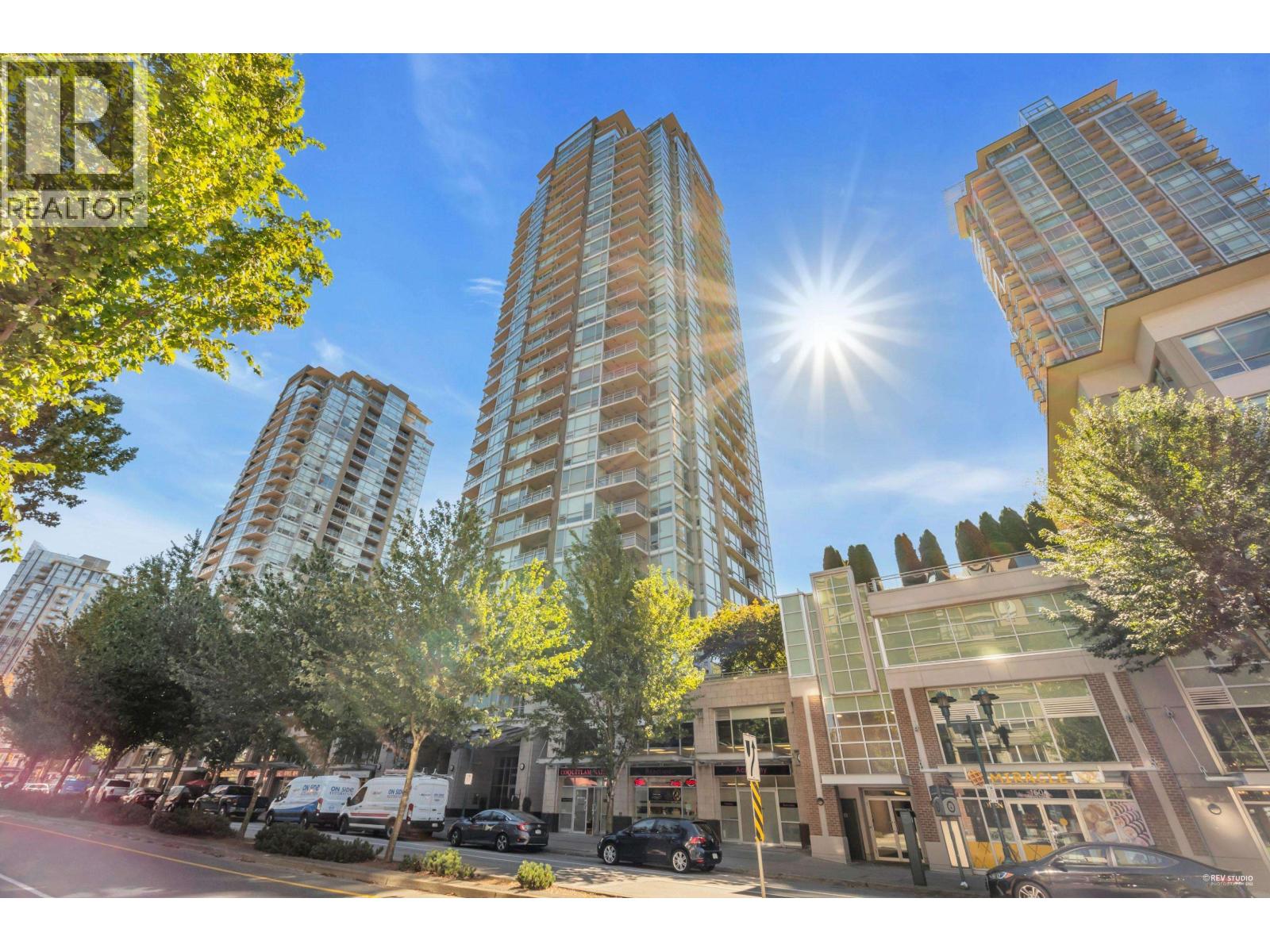 605 2968 GLEN DRIVE, Coquitlam, British Columbia